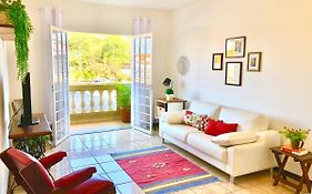 Apartamento Grande - Privado - 3 quartos com 1 suíte